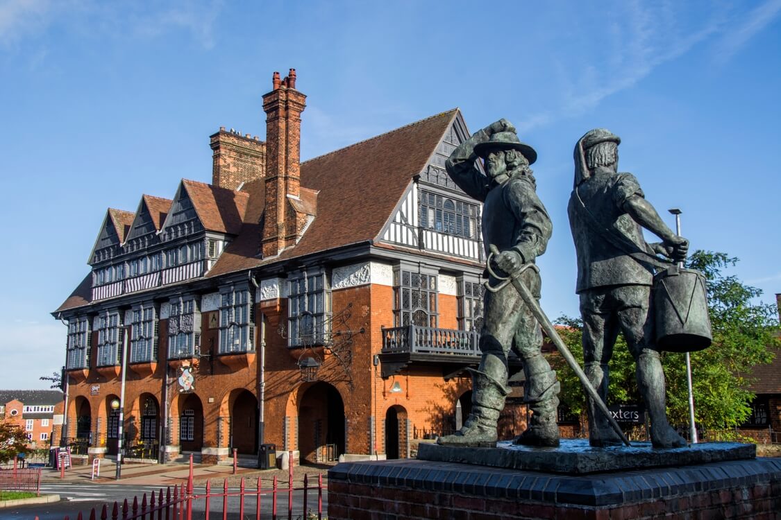 Statues of English Civil War Soldiers